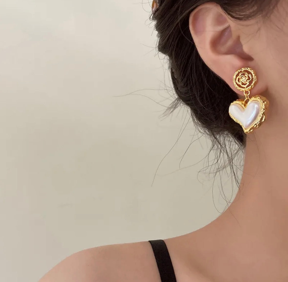 Baroque Pearl Heart Earrings – Vintage Gold Drop Dangles