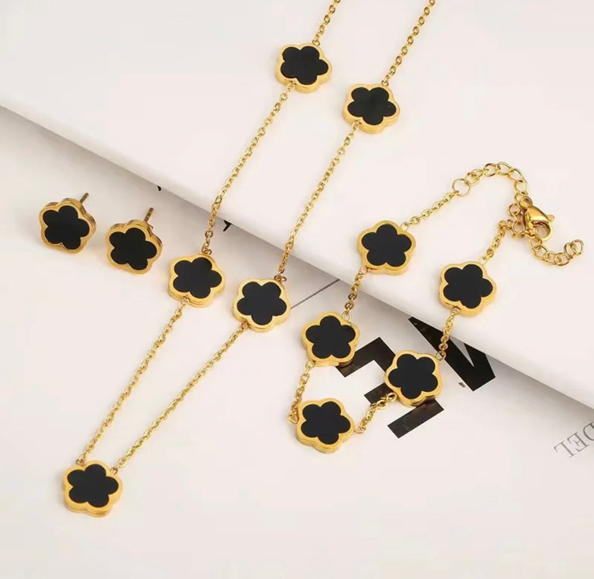 Flower Luxe Set – Necklace, Bracelet & Earrings Trio