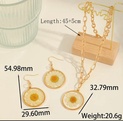 Pressed Daisy Jewelry Set – Real Flower Necklace & Earrings