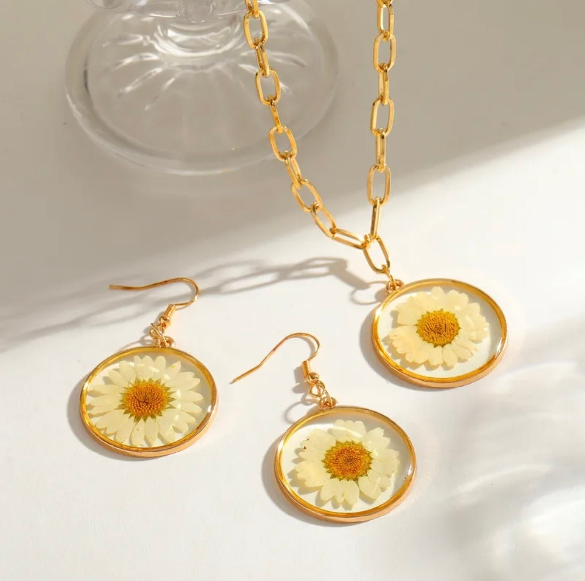 Pressed Daisy Jewelry Set – Real Flower Necklace & Earrings